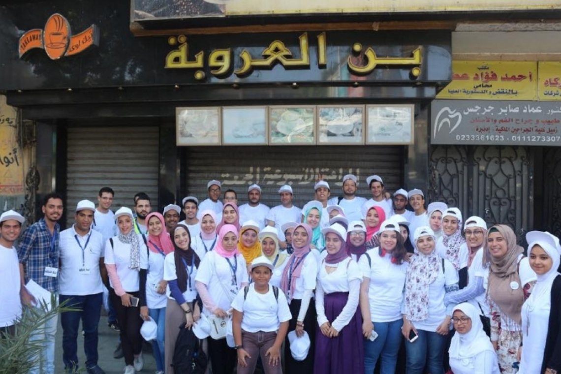 مئات من شباب "مجلس الشباب المصري" ينظمون حملة "شارعك عنوانك" برعاية ومشاركة وزير الشباب والرياضة