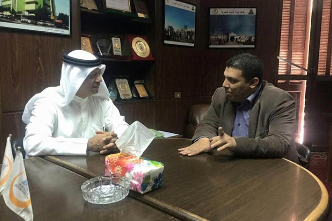 الأمين العام للاتحاد العربي للعمل التطوعي  يجتمع مع رئيس جمعية بيوت الشباب السيد أشرف عثمان