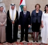 رئيس الاتحاد بوهزاع يلتقي رئيس الجمهورية اللبنانية على هامش "ملتقى المبدعات العربيات الأول" ويهديه درع الاتحاد