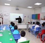 وطني الإمارات تنظم محاضرات عن مئوية زايد لطلبة المدارس