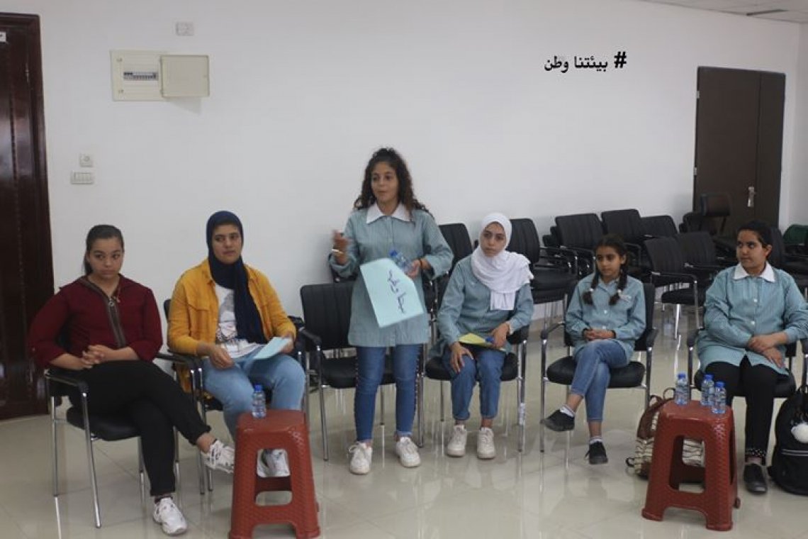 الصحافيات الصغيرات يشاركن في حملة "بيئتنا وطن" بإطلاق مبادرة "طوباس 2040" - فلسطين