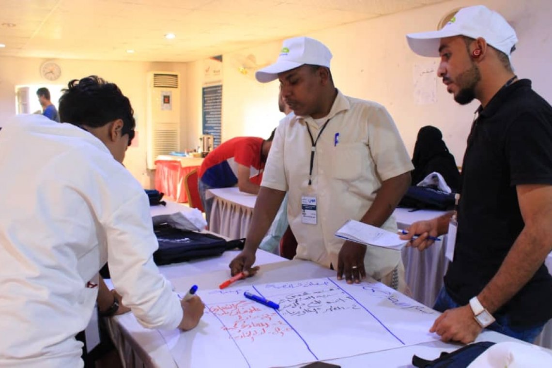 متطوعون تدشن البرنامج الاحترافي في الإعداد والتقديم الإذاعي والتلفزيوني بالمكلا - اليمن