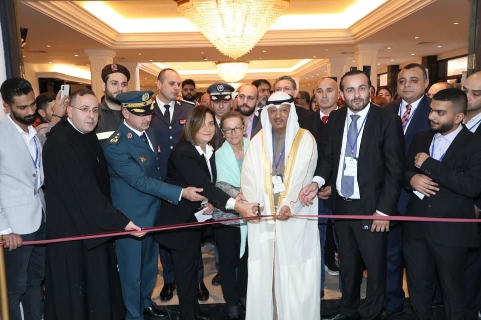 تحت رعاية رئيس الوزراء اللبناني رئيس الاتحاد العربي للتطوع يفتتح حفل اطلاق الرؤية الشبابية التطوعية